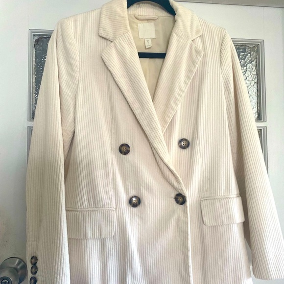 Blazer and mini skirt suit in cream corduroy - Picture 2 of 4